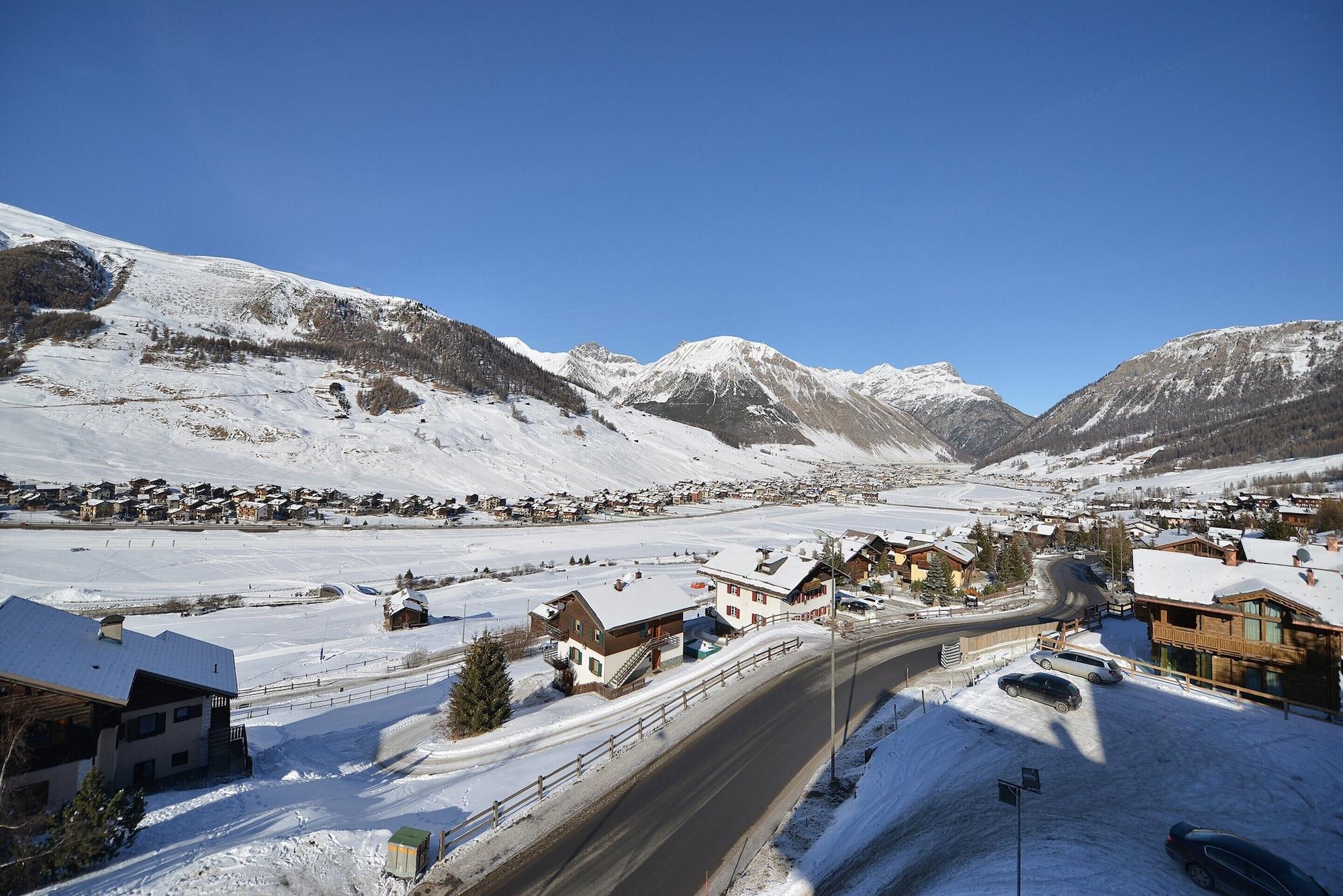 Hotel Margherita Livigno Exterior photo