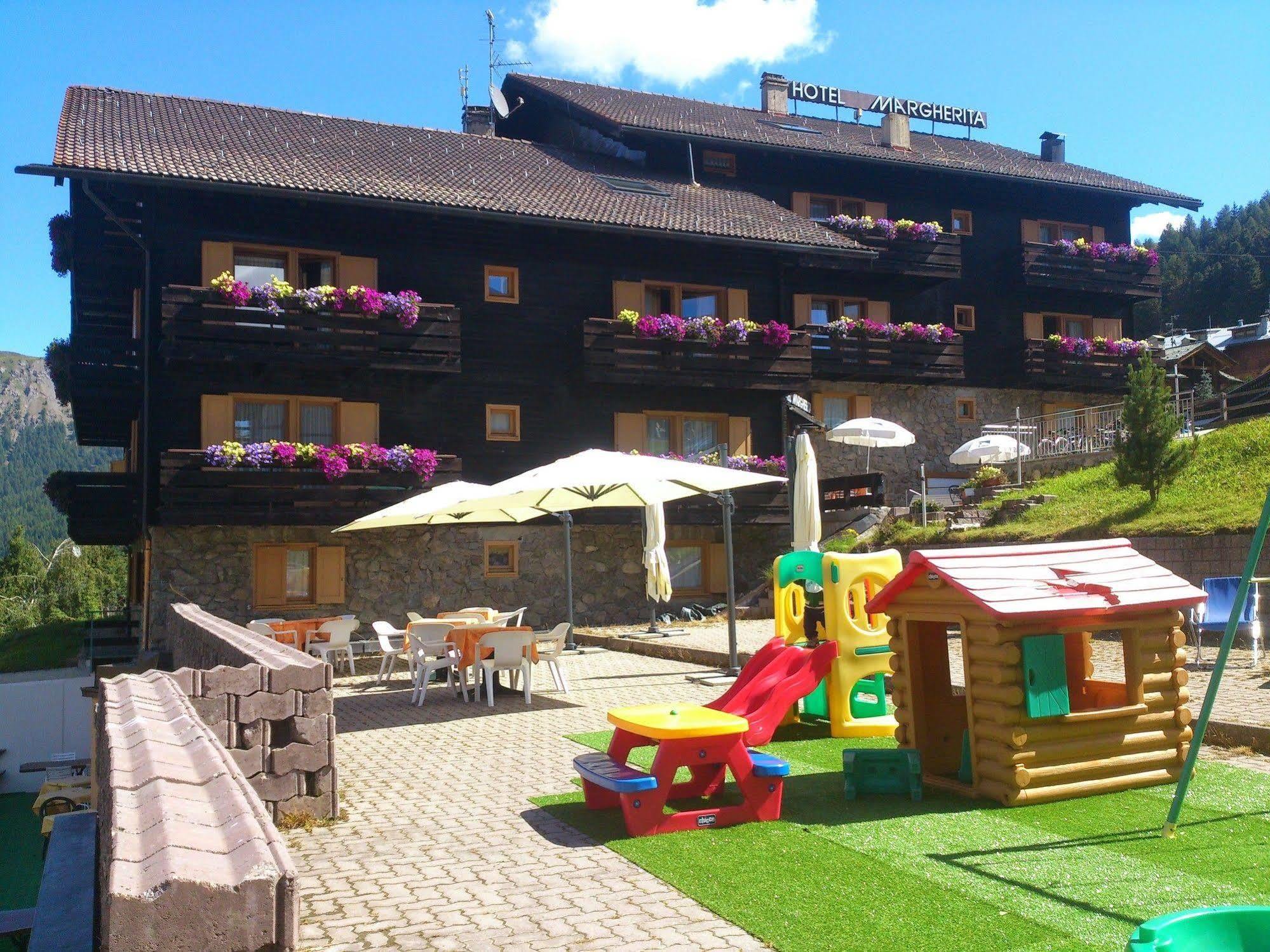 Hotel Margherita Livigno Exterior photo